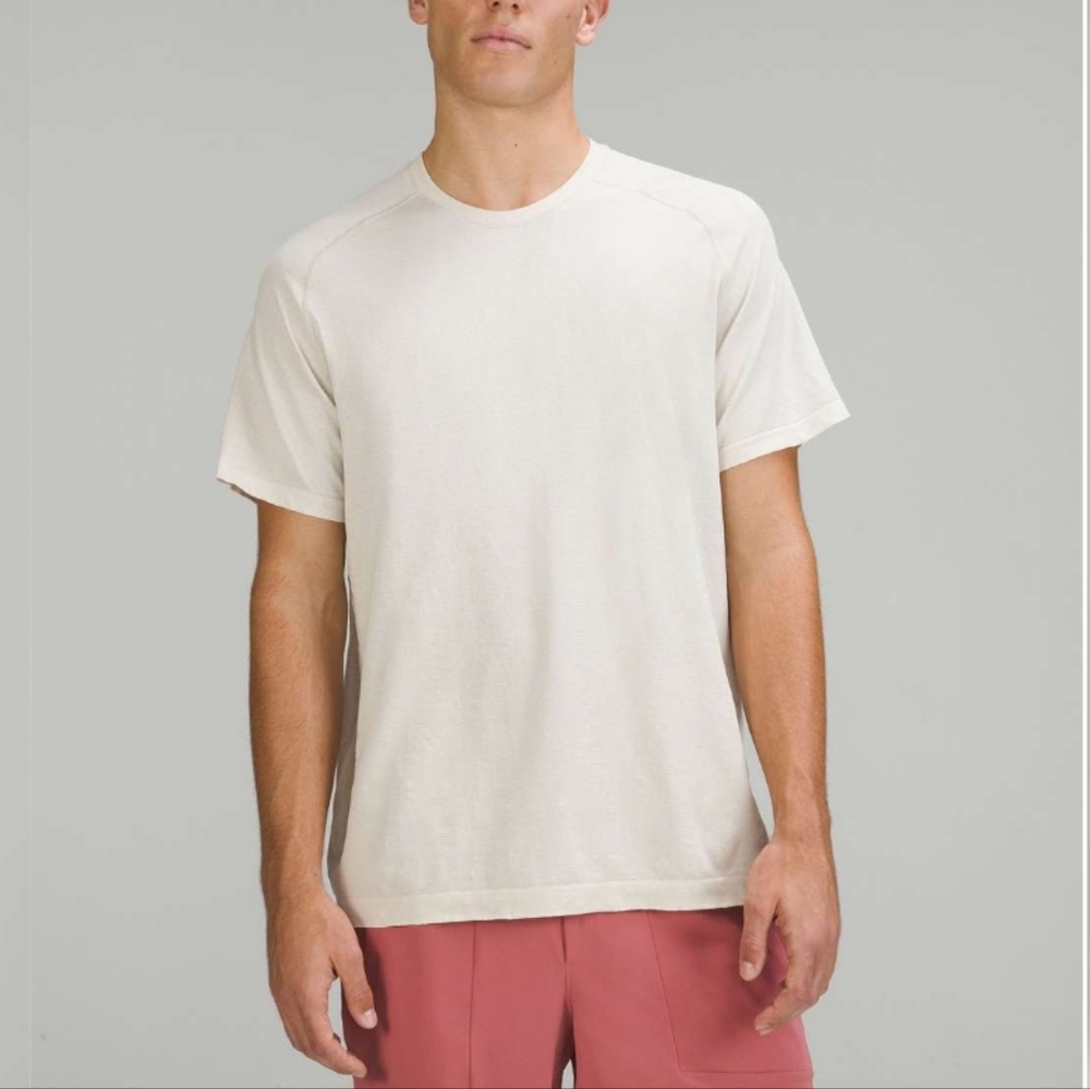 Lululemon Men's Metal Vent Tech Short Sleeve Shirt